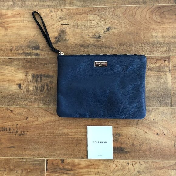 Cole Haan Handbags - 𝅺**NWT** COLE HAAN Kiera Medium Leather Pouch